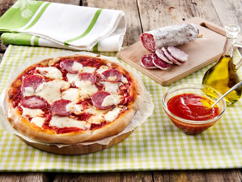 Pizza cu salam tradițional italienesc - Galbani
